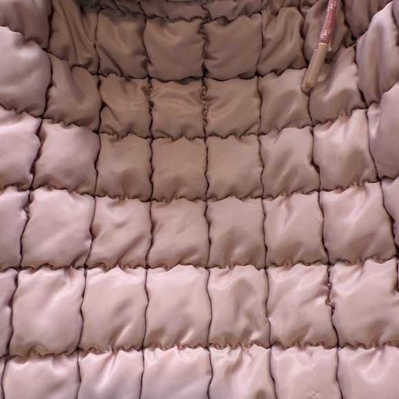 Pink Puffer Purse - Picture 2 of 8